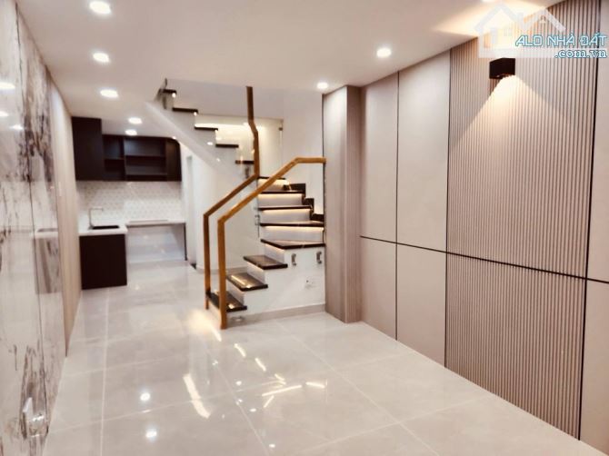 Nhà mới đẹp, 2 tầng, SHR, gần Nguyễn Tất Thành, 4,14 tỉ. - 1