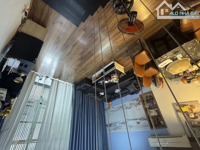 Hoàng cầu .Đống Đa 49m 4 tầng .ô tô tránh trưocs cửa 14.5 tỷ - 1
