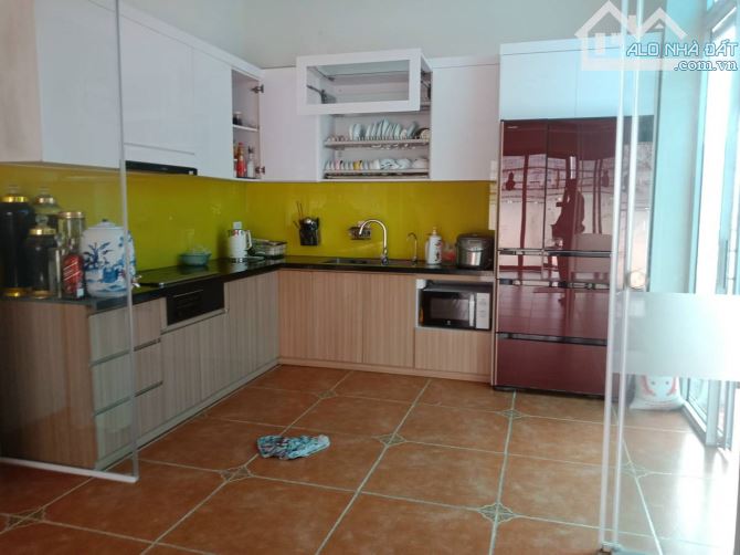 Tôi bán nhà phố LÒ ĐÚC TRẦN KHÁT CHÂN 55m2 5T Thang Máy Ôtô cách nhà ba bước chân SĐCC