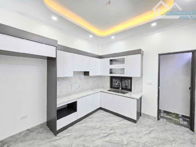 Bán nhà Trần Cung, lô góc, 10m ô tô, sát phố, nội thất xịn sò, 35m2, 8.5 tỷ. - 1