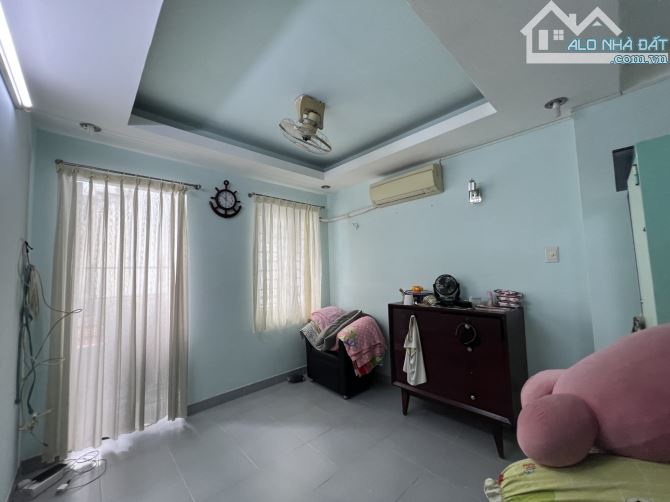 Bán nhà Trần Hưng Đạo Quận 1- Khu Phân Lô- 4 Tầng Đúc - Sổ vuông A4 hoàn công đủ- 5 Tỷ x - 1
