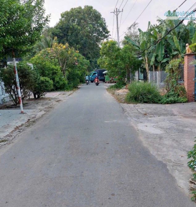 Bán Bán Bán Gấp Căn nhà ở Tân Phú Trung Củ Chi 157m2 900triệu Sổ Hồng riêng Bao Phí - 1