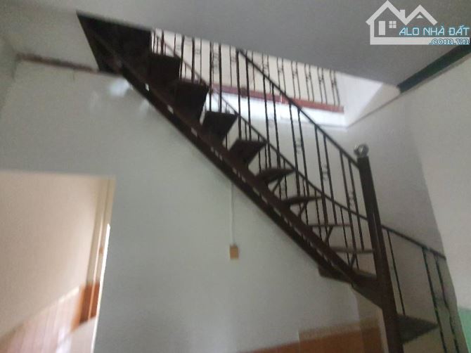 Bán gấp đất tặng 2 căn nhà, Dĩ An Bình Dương, 110m2, 4.4 tỷ - 1