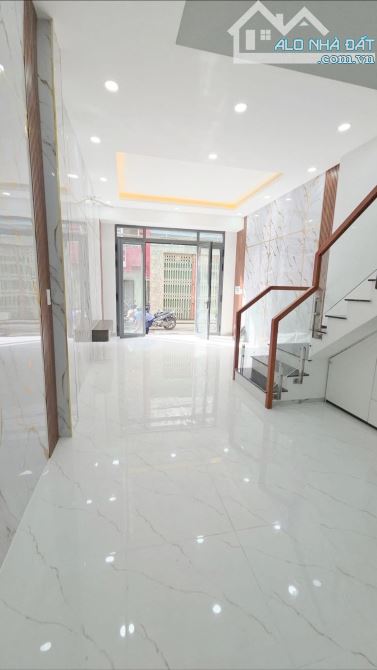 BÁN NHÀ GẦN  HẬU GIANG 4 TẨNG HÈM XE HƠI 5 M 4 x 13 , CHỈ HƠN 6 TỶ - 1
