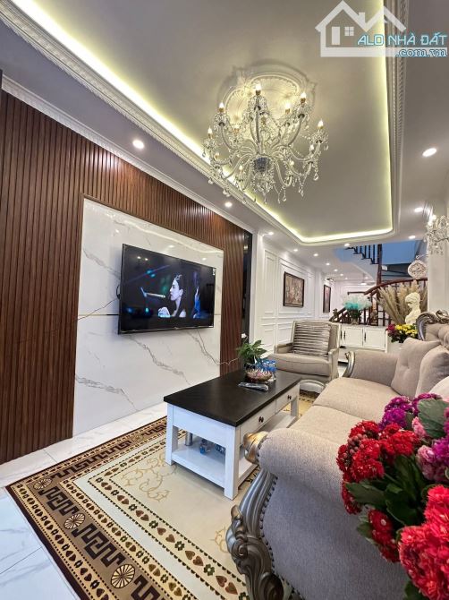 Bán Gấp Nhà 20 Đàm Quang Trung, Cổ Linh, Long Biên, 48m2, 5 Tầng, Phân Lô, Ô tô, Full đồ - 1