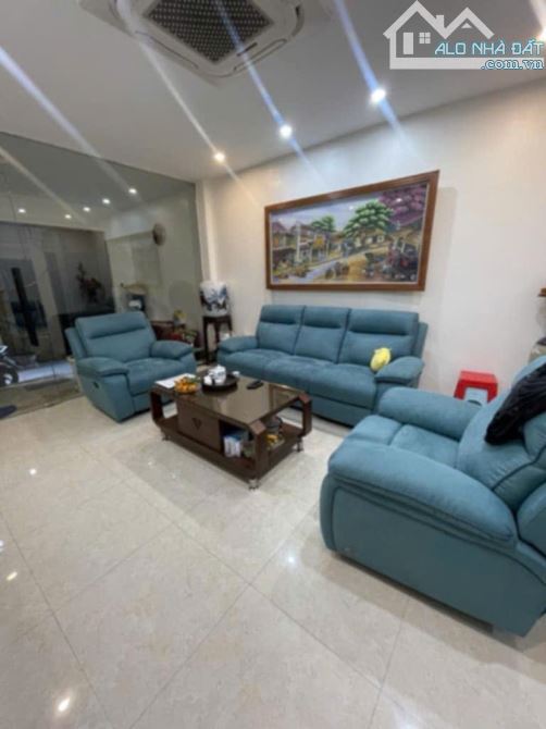 Bán nhà Võng Thị - Lô góc, Cạnh Hồ, Vị trí đẳng cấp, An sinh tuyệt vời, 95m2, giá 30.9 tỷ - 1