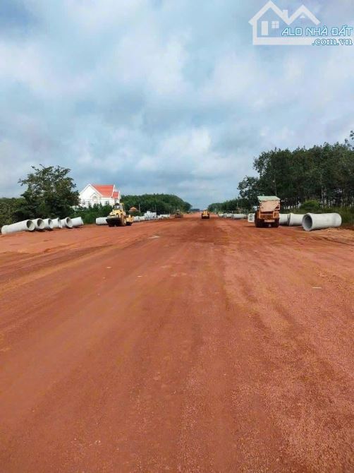 Đất mặt tiền đường xuyên tâm 32m nối thẳng vào khu công nghiệp 550 triệu/ lô còn thương l - 1