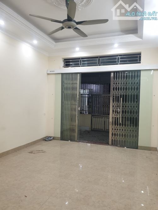 CHO THUÊ NHÀ ĐẸP 3 TẦNG 64M2 NGÕ PHÙ NGHĨA KHU ĐÔNG MẠC GIÁ 4.5TR - 1