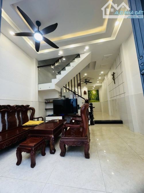 Bán nhà Mặt tiền ngay chợ Da sà giáp Quận 6 4 tầng mới đẹp chỉ 8ty4 - 1