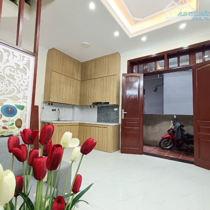 BÁN NHÀ BÁT KHỐI . 5 TẦNG . 32 M NHỈNH 5 TỶ. - 1