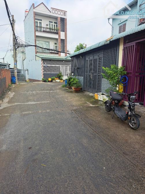 Bán gấp nhà 1 lầu mặt tiền đường ngay sau chợ Đông Thạnh giá 1 tỷ 650 triệu - 1