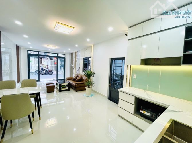 Chỉ 8.4 tỷ TL - Ô tô vào nhà - Bùi Hữu Nghĩa - 45m2- 2 tầng - ở ngay - 1