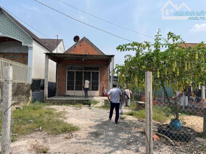 Cần bán nền đất thổ cư tặng nhà cấp 4, giá rẻ,nằm tại xã Hòa khánh Đông 5x28 giá 780 triệu - 1