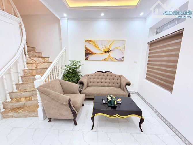 NGÕ VĂN CHƯƠNG - LÔ GÓC - GẦN O TÔ, NGÕ THÔNG - 33M2, 6 TẦNG, MT 6.8M - 7.1 TỶ - 1