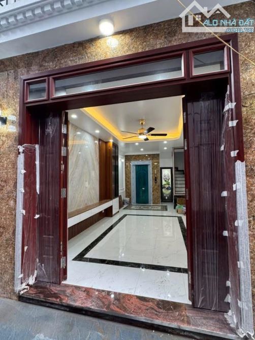 Siêu Hiếm chỉ 7,45 tỷ có ngay nhà thang máy, 6 tầng xây mới,vị trí đẹp cách ô tô chỉ 10m - 1