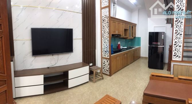 BÁN NHÀ LÔ GÓC THẠCH BÀN LONG BIÊN NHỈNH 5 TỶ 35m 5 TẦNG Ô TÔ DÒNG TIỀN 15 TRIỆU/1T - 1