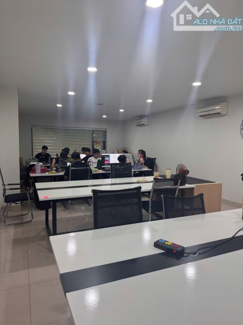 Cho thuê nhà Dương Nội 150m 6 tầng thông sàn thang máy - 1