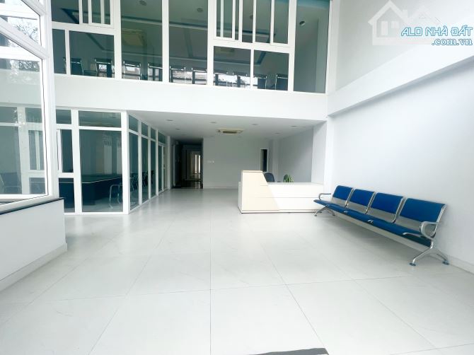 Bán tòa nhà rẻ hơn 30% Phan Đăng Lưu Phú Nhâunj 9x26m hầm 5 tầng 48 tỷ sẵn HDT 220tr - 1