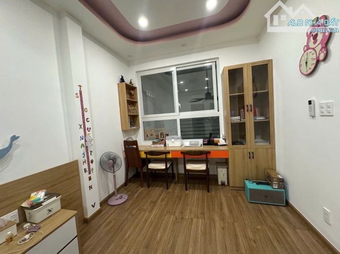 NHÀ MỚI Ở NGAY ĐƯỜNG SONG HÀNH Q12. GẦN 100 M2, 2 TẦNG, 3 PN, 2WC, GIÁ 3 ,5TỶ - 1