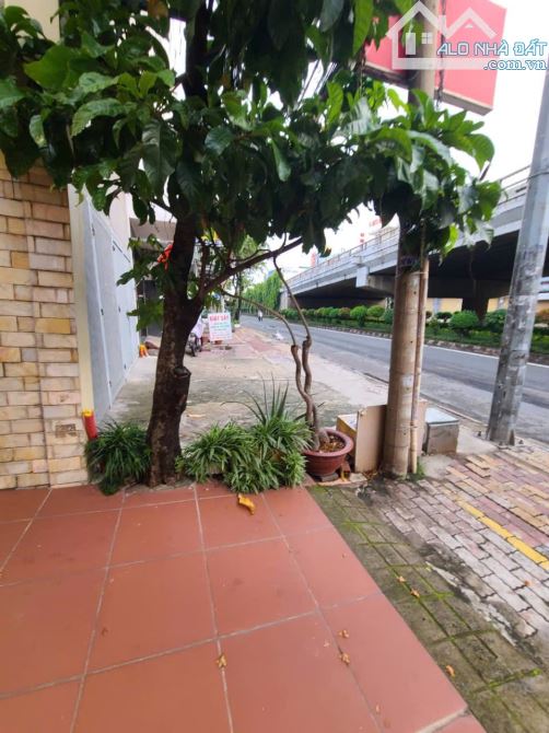 🌸🍀🌸 KHÁCH SẠN 6TẦNG MẶT TIỀN đường HÀ HUY GIÁP phường THẠNH LỘC(APĐ )Q12 , DT 139m2(5x2 - 1