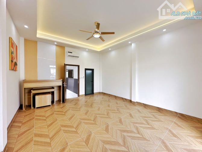 NẮM CHÍNH CHỦ BÁN NHÀ 3 TẦNG MẶT TIỀN ĐƯỜNG D1 KHU HỒNG LOAN - 1