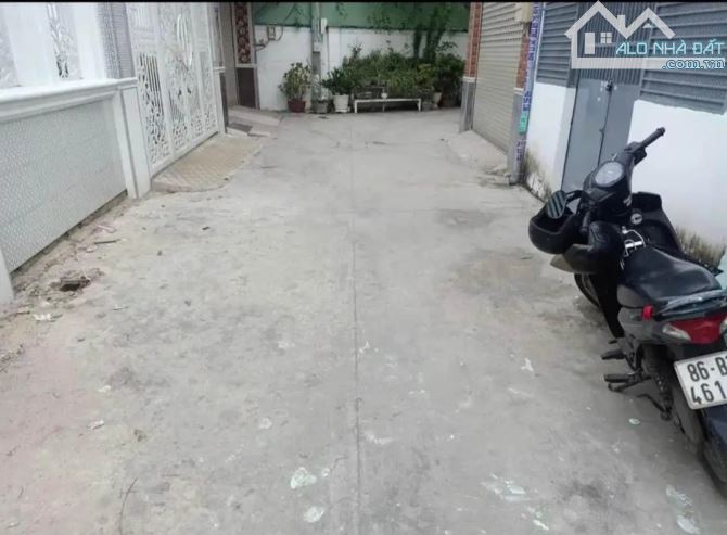 Bán nhà cấp 4 - Thới Tam Thôn Hóc môn 4x16m sổ đẹp chỉ 2.95 tỷ - 1