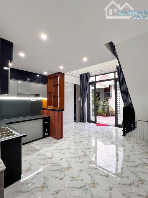 NẮM CHÍNH CHỦ BÁN NHÀ 2 TẦNG HẺM 5M  NGUYỄN VĂN LINH - 1