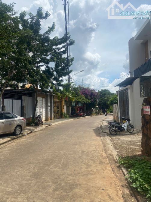 BÁN 2 LÔ ĐẤT ĐẸP – HẺM 49 Y ƠN, P. TÂN THÀNH – VIEW CÔNG VIÊN SƠN LA 🏡 - 1
