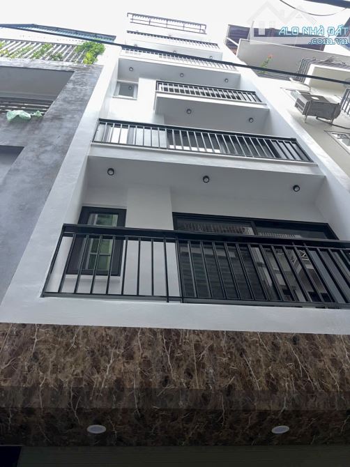 Bán nhà Hoa Lâm _Việt Hưng 6 tầng - 1