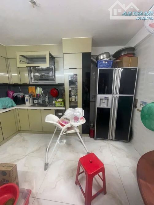 Hẻm xe tải tránh Tân Kỳ Tân Quý, Nhà 3 tầng 76m2, 4x19, 5PN, 8.8 tỷ TL - 1