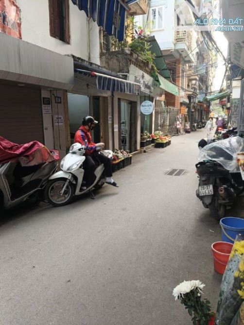 CẦN BÁN GẤP NHÀ DÂN XÂYTHÁI THỊNH 1-ĐỐNG ĐA- DT 51M2  -5T - GIÁ CHỈ 10.8TỶ. - 1