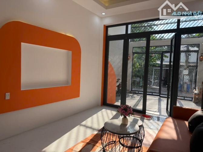 CHUYỂN NƠI Ở CẦN BÁN ĐẤT VÀ NHÀ MỚI 121M2, MẶT ĐƯỜNG NHỰA 5M, SỔ RIÊNG - GIÁ TL CHÍNH CHỦ - 1