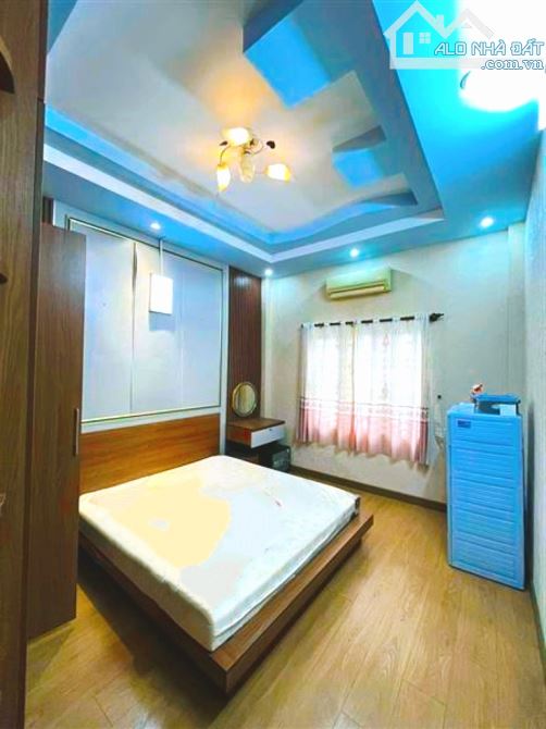 NHÀ CẠNH MẶT TIỀN Q7, NGUYỄN THỊ THẬP, 3 TẦNG, 4×16m, HXH, NHỈNH 6 TỶ - 1
