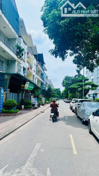 HỒ TÙNG MẬU - TRẦN BÌNH - SỔ PHÂN LÔ - Ô TÔ VÀO NHÀ - VỈA HÈ DỪNG ĐỖ NGÀY ĐÊM - KINH DOANH - 1