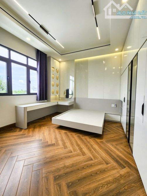 BÁN NHÀ 3 TẦNG MẶT TIỀN ĐƯỜNG D6 KHU HỒNG LOAN 6A - 12