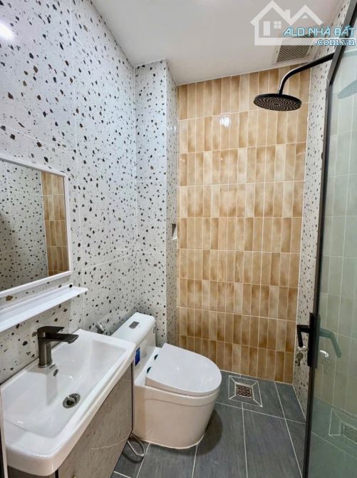 Gấp bán HẠ GIÁ 200 triệu - Chỉ còn 5 tỷ 250 cho Nhà phố 2 Tầng 4mx12m Full nội thất - 13