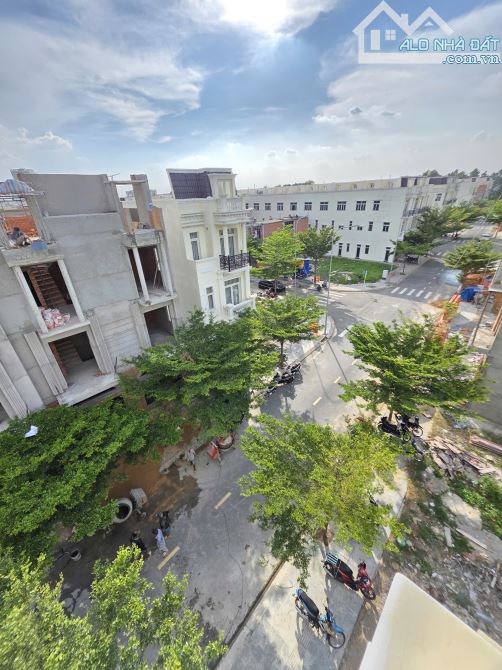 Bán nhà mới 1T2L 4x15m, đường D2 KDC Icon Central p.Tân Đông Hiệp, full nội thất - 17
