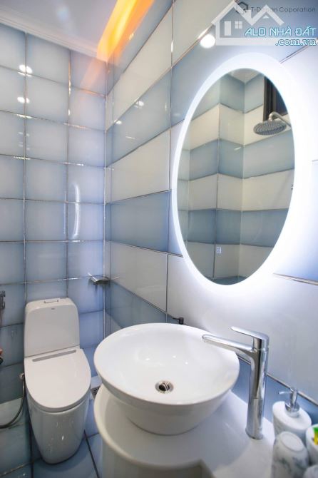NẮM CHÍNH CHỦ BÁN NHÀ 5 TẦNG MẶT TIỀN ĐƯỜNG 30 THÁNG 4 - 18