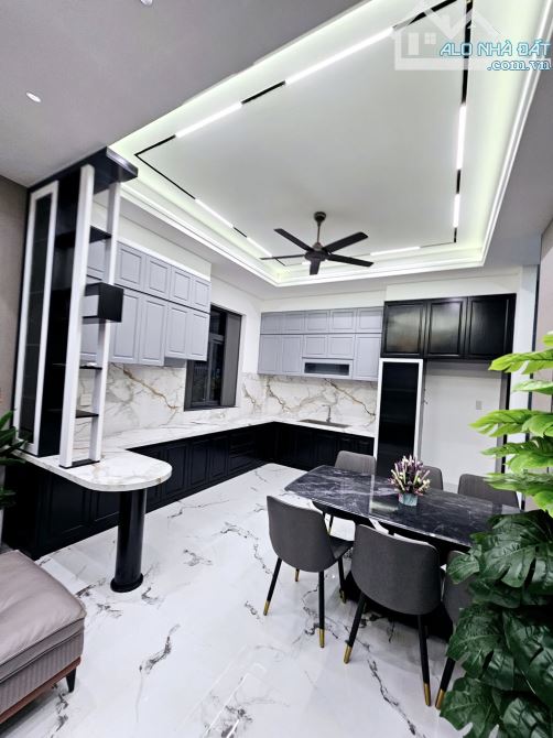 NẮM CHÍNH CHỦ BÁN NHÀ GỐC 3 TẦNG HẺM 86 LÊ BÌNH - 21