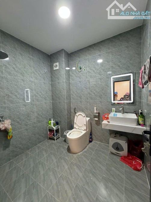 Bán nhà xây mới Lạc Long Quân DT 72m2×5Tầng Tặng Full Nội Thất Cao Cấp Giá Rẻ - 2