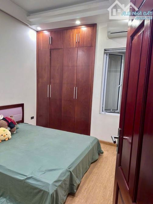 Cho thuê nhà Vũ Tông Phan – Đống Đa DT 70m x 4 tầng, phân lô ôtô đỗ giá thuê 18tr/th - 2