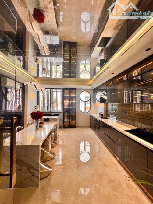 💥VILLA 5 TẦNG XINH LUNG LINH - XE HƠI NGỦ NHÀ - 4.5 X 17 - NGAY CÔNG VIÊN LÀNG HOA GÒ VẤP - 2