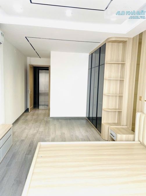 ĐỘI CẤN - NHÀ ĐẸP 6 TẦNG THANG MÁY - FULL NỘI THẤT - SỐNG TRUNG TÂM TIỆN ĐỦ THỨ - 2