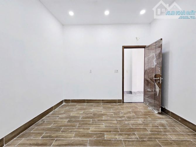 Bán nhà 1 trệt 1 lầu hẻm xe hơi, gần tòa nhà Fresia Tân Vạn, Biên Hòa, 65m2, giá 2 tỷ 590. - 2