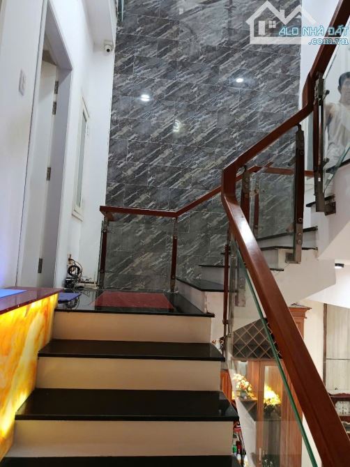 NHÀ ĐẸP 4 TẦNG FULL NỘI THẤT – NGUYỄN XÍ – 90M² – 9,1 TỶ - 2