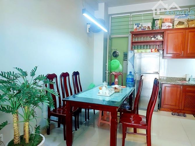 BÁN NHÀ 1/ NGUYỄN CỬU VÂN - HẺM Ô TÔ ĐỖ CỦA - NGANG 5,2M - 63M2 - XÂY ĐƯỢC 7 TẦNG - CHỈ - 2