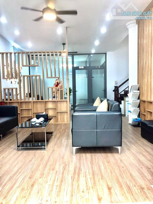 Phân lô ô tô tránh - phố Láng Hạ – 2 mặt thoáng – Kinh doanh chỉ 24 tỷ - 2