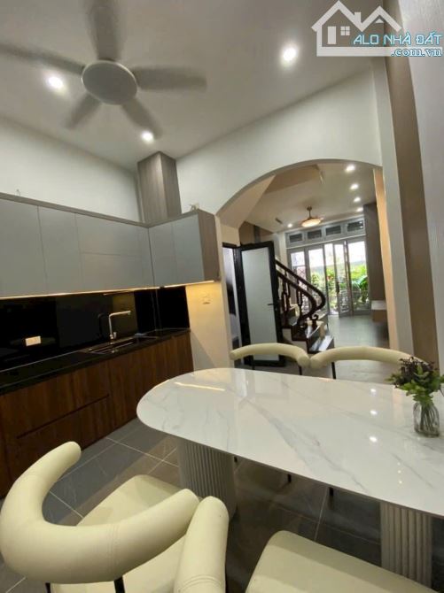 Hoàng Hoa Thám -Ba Đình : 42M² x 4Tầng x Mt 3,5M.full nội Thất Ngõ 3 Gác Vị trí đẹp ở ngay - 2