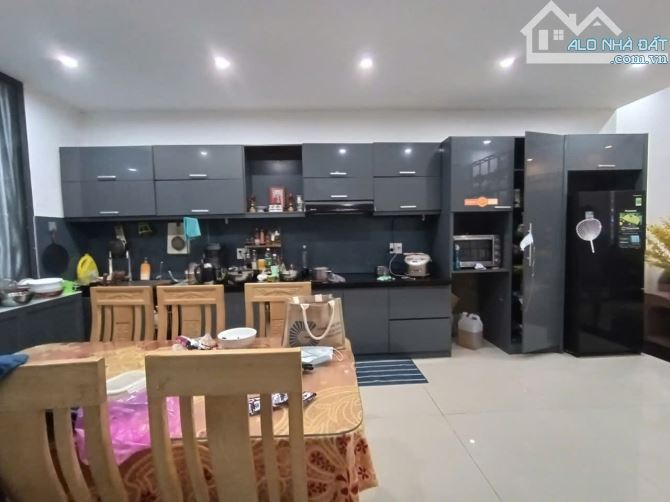 💥 Bán Nhà 2 tầng Mặt tiền Nguyễn Giản Thanh, Thanh Khê - DT 95m2 - Chỉ hơn 6 tỷ - 2