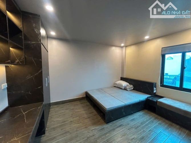 Tòa nhà dòng tiền 8 tầng thang máy phố Miếu Đầm , Ô Tô đỗ cổng . 53M . 18,5 tỷ - 2